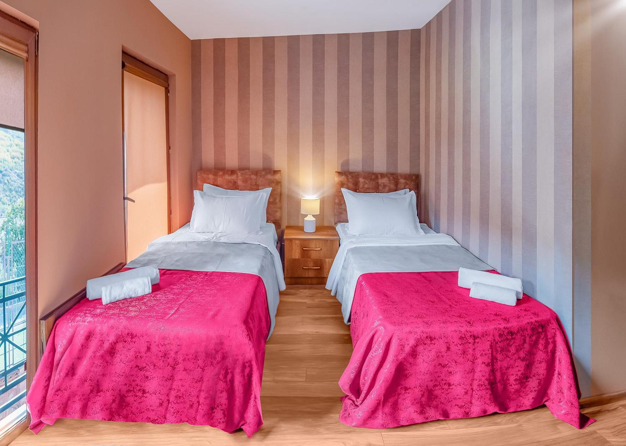 Dzvel Ubanshi Hotel Gori Ngoại thất bức ảnh