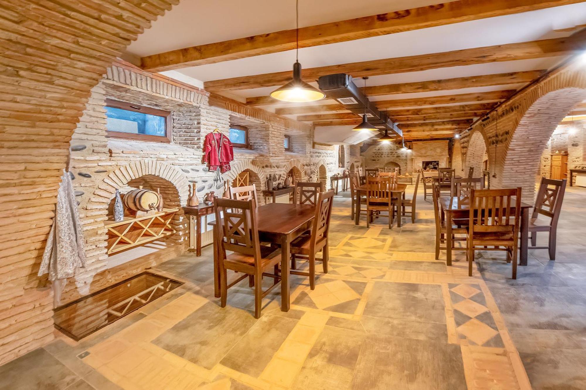 Dzvel Ubanshi Hotel Gori Ngoại thất bức ảnh